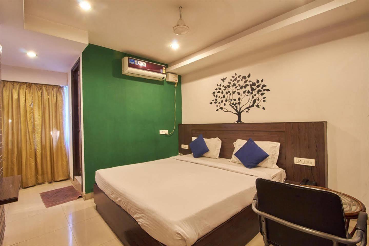 Fabhotel Royal Residency II - Nr Lakdikapul Metro Station Hyderabad Exterior foto